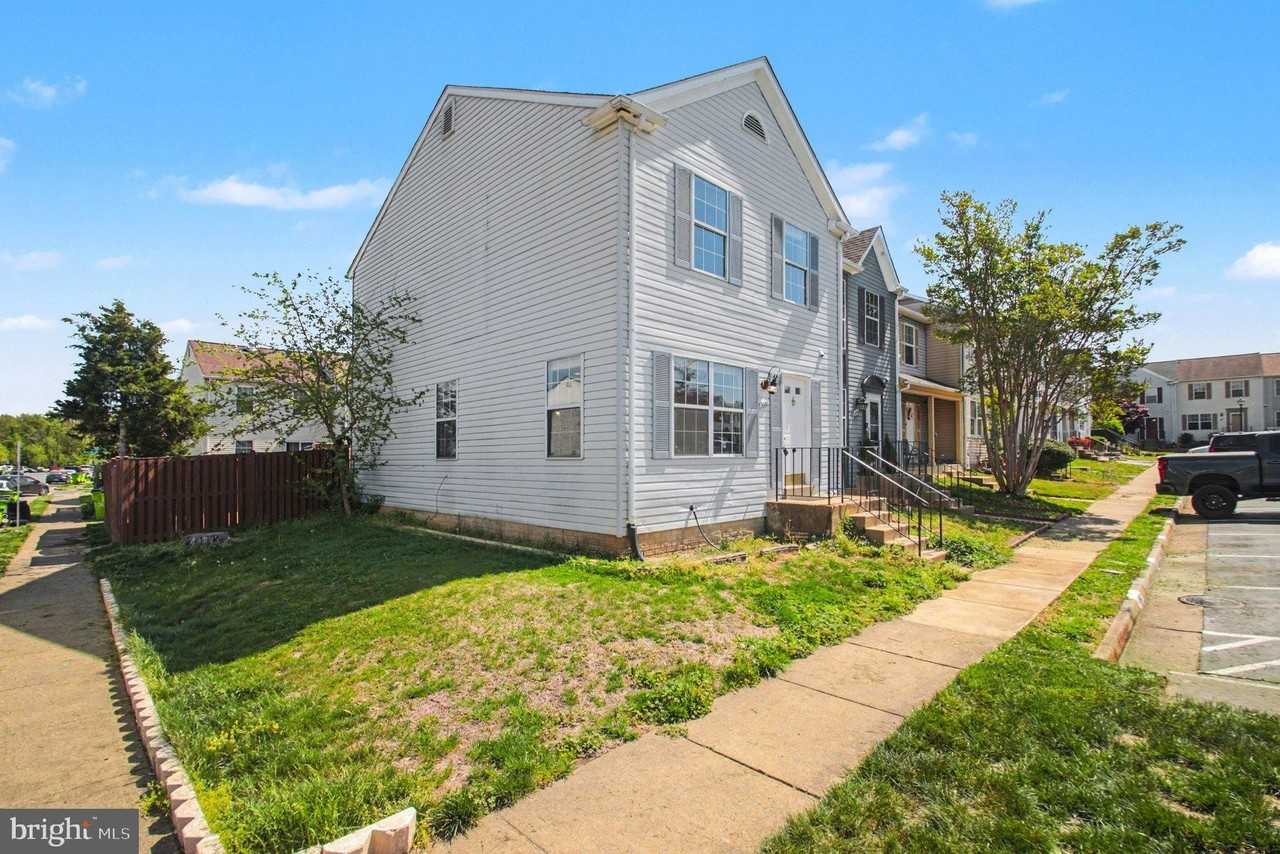 3648 Mcdowell Ct - Photo 2 of 27