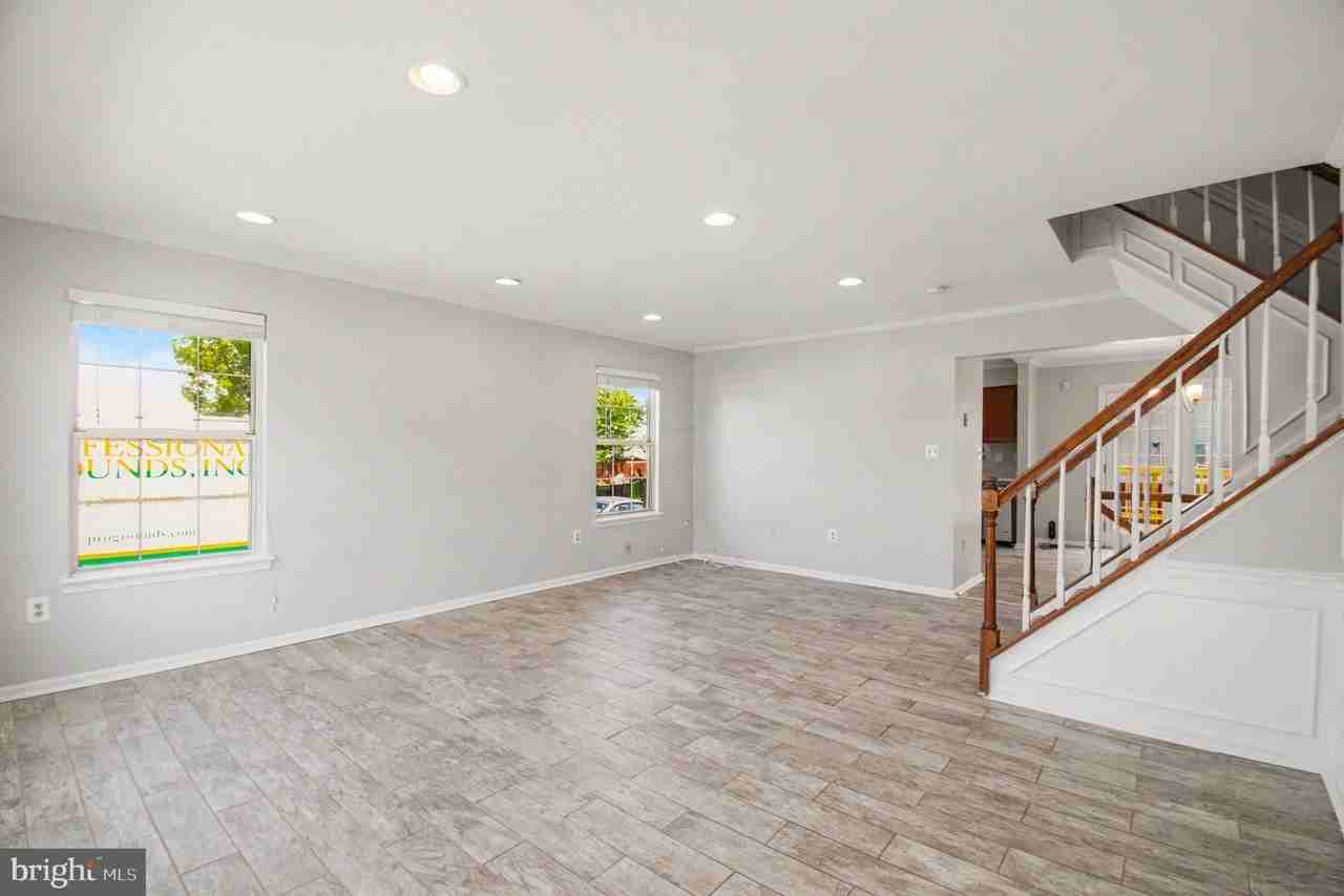 3648 Mcdowell Ct - Photo 3 of 27