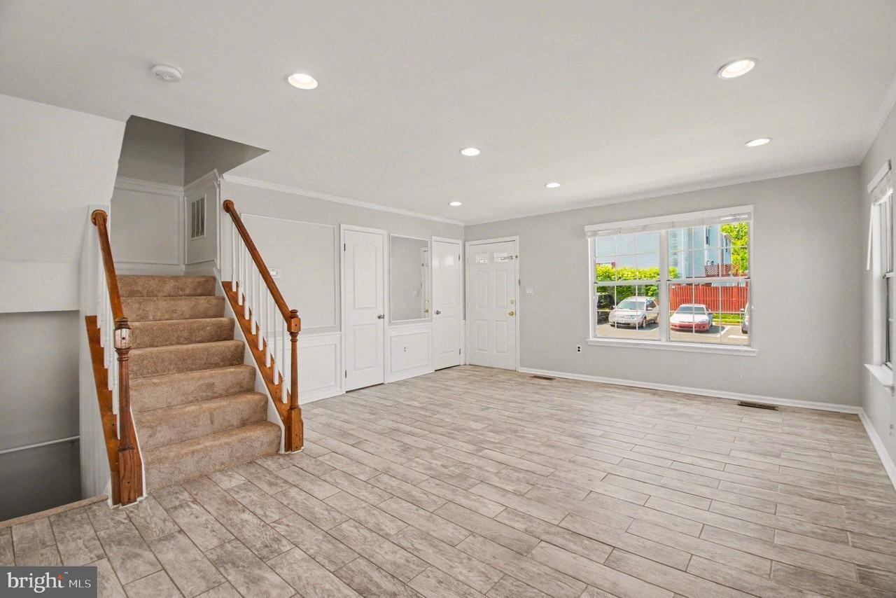 3648 Mcdowell Ct - Photo 5 of 27