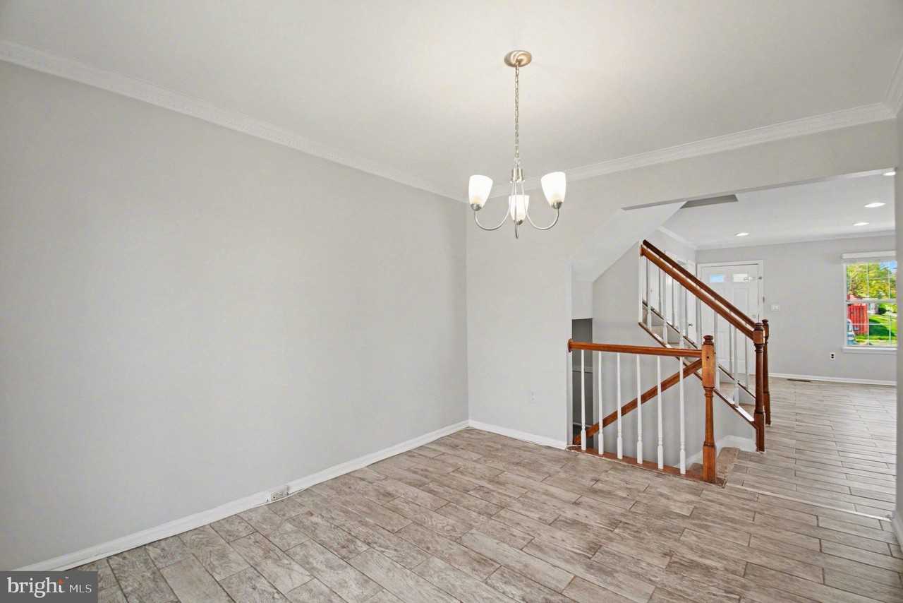 3648 Mcdowell Ct - Photo 7 of 27