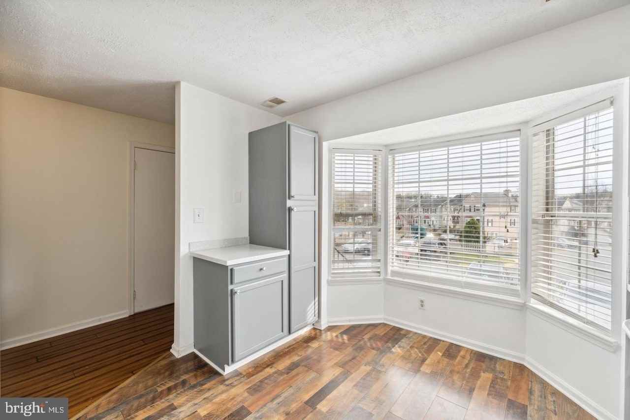 16250 Taconic Cir - Photo 3 of 15