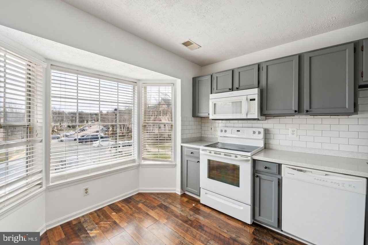 16250 Taconic Cir - Photo 4 of 15