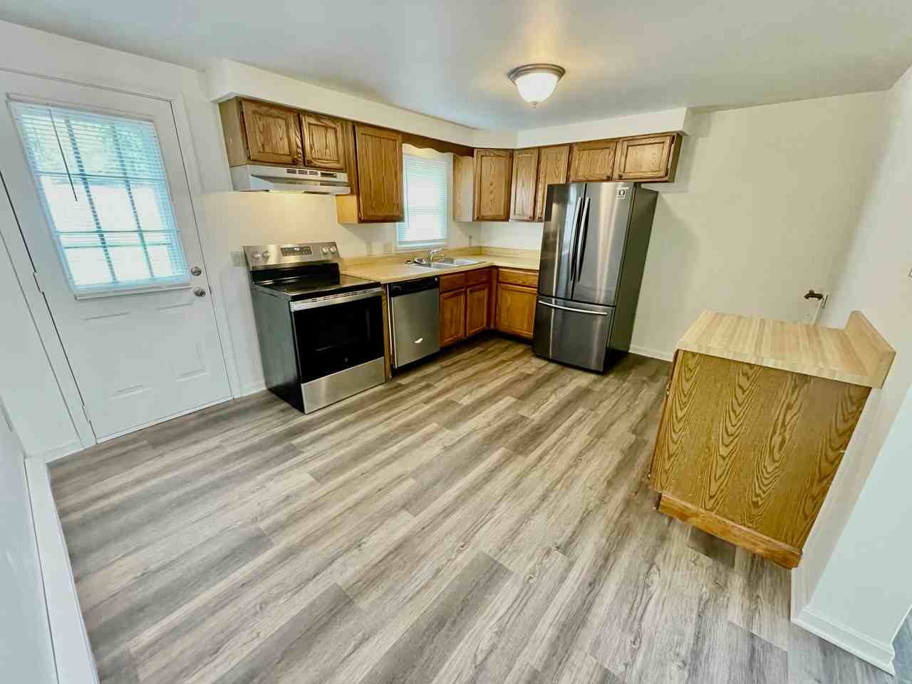 25 Camelot Court - Photo 5 of 15