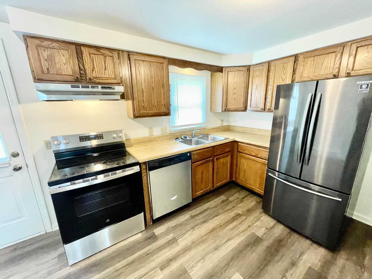 25 Camelot Court - Photo 4 of 15