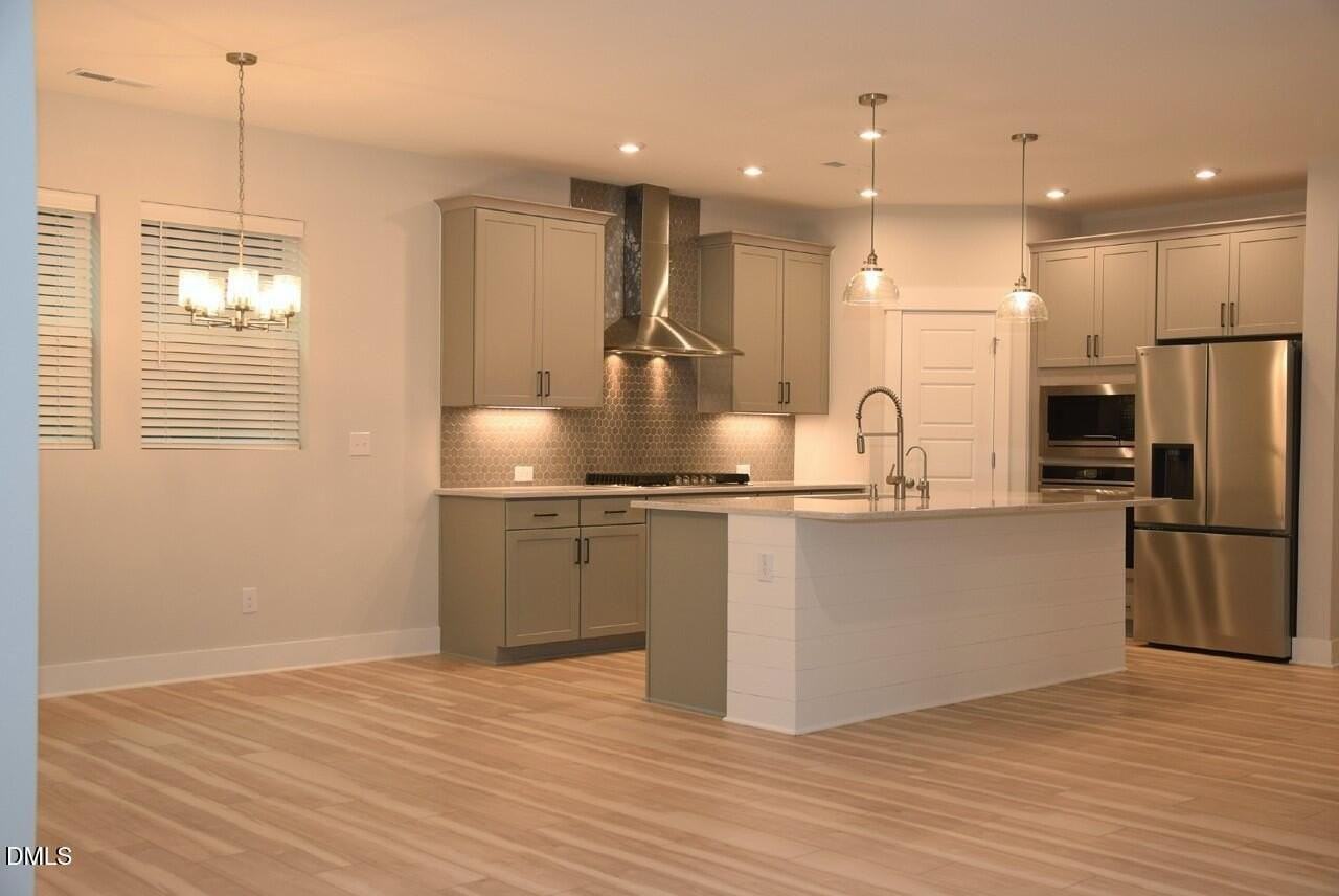 333 Parkland Dr - Photo 3 of 34