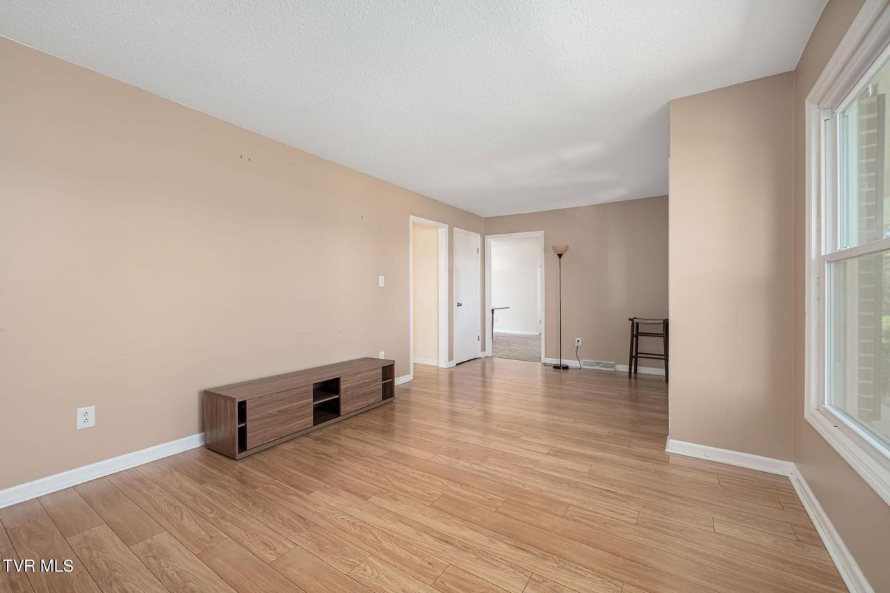 126 Charlem Hills Rd - Photo 5 of 50