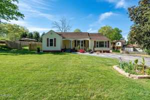 featured image of 163 Woodland Dr