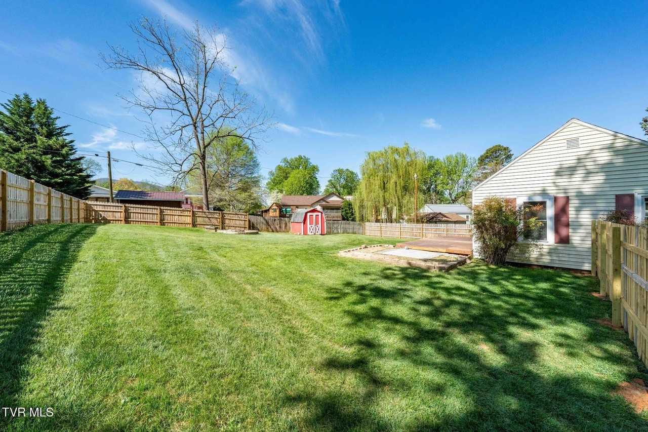 163 Woodland Dr - Photo 2 of 49