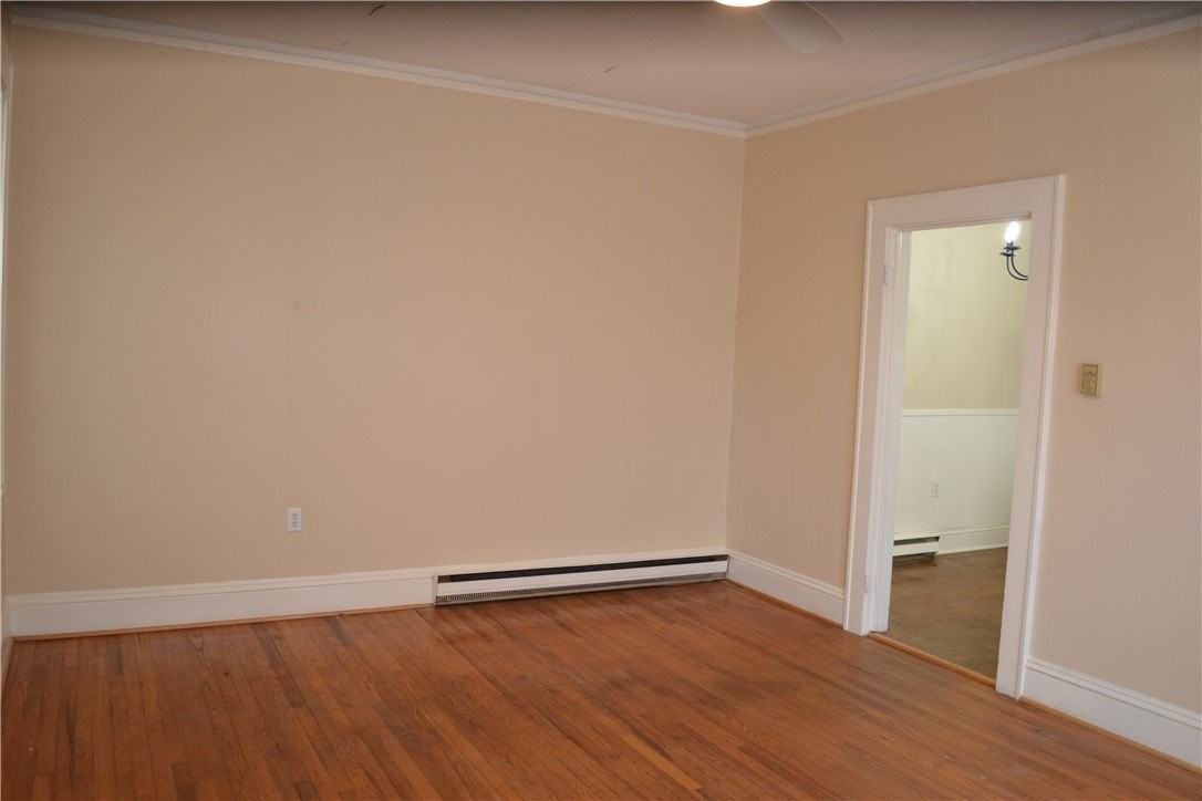 205 Broad St - Photo 5 of 20