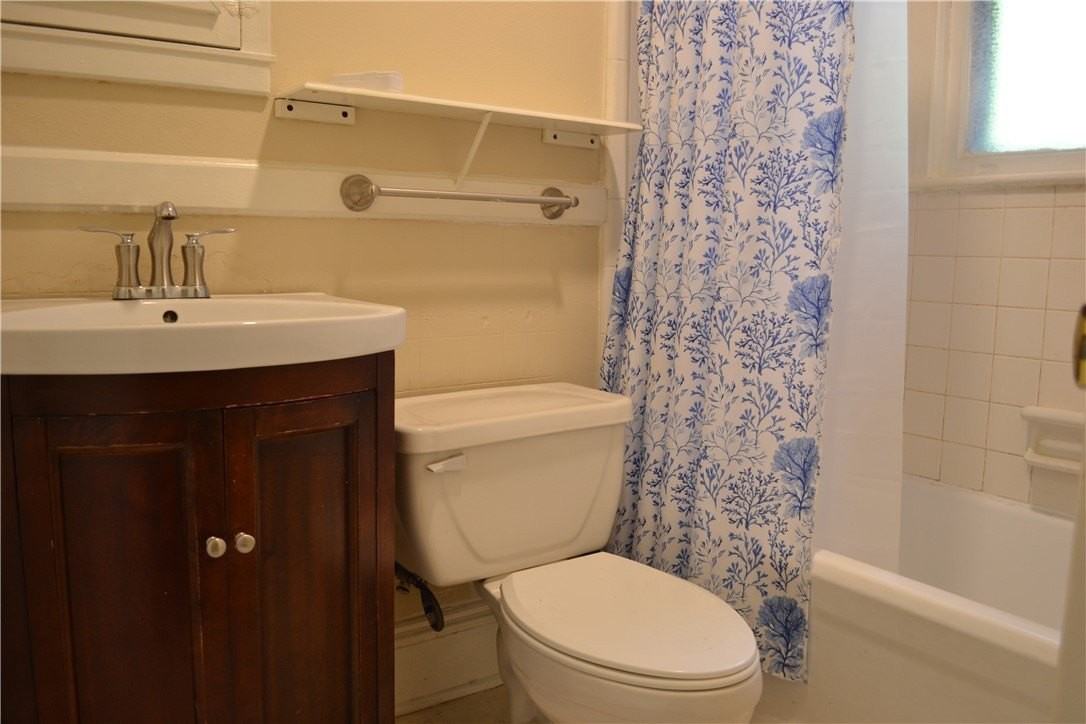 205 Broad St - Photo 7 of 20