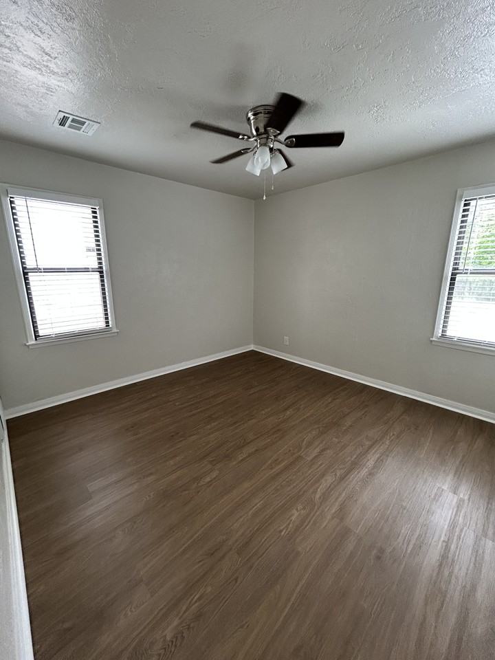 4000 Se 24th St #1 - Photo 5 of 14