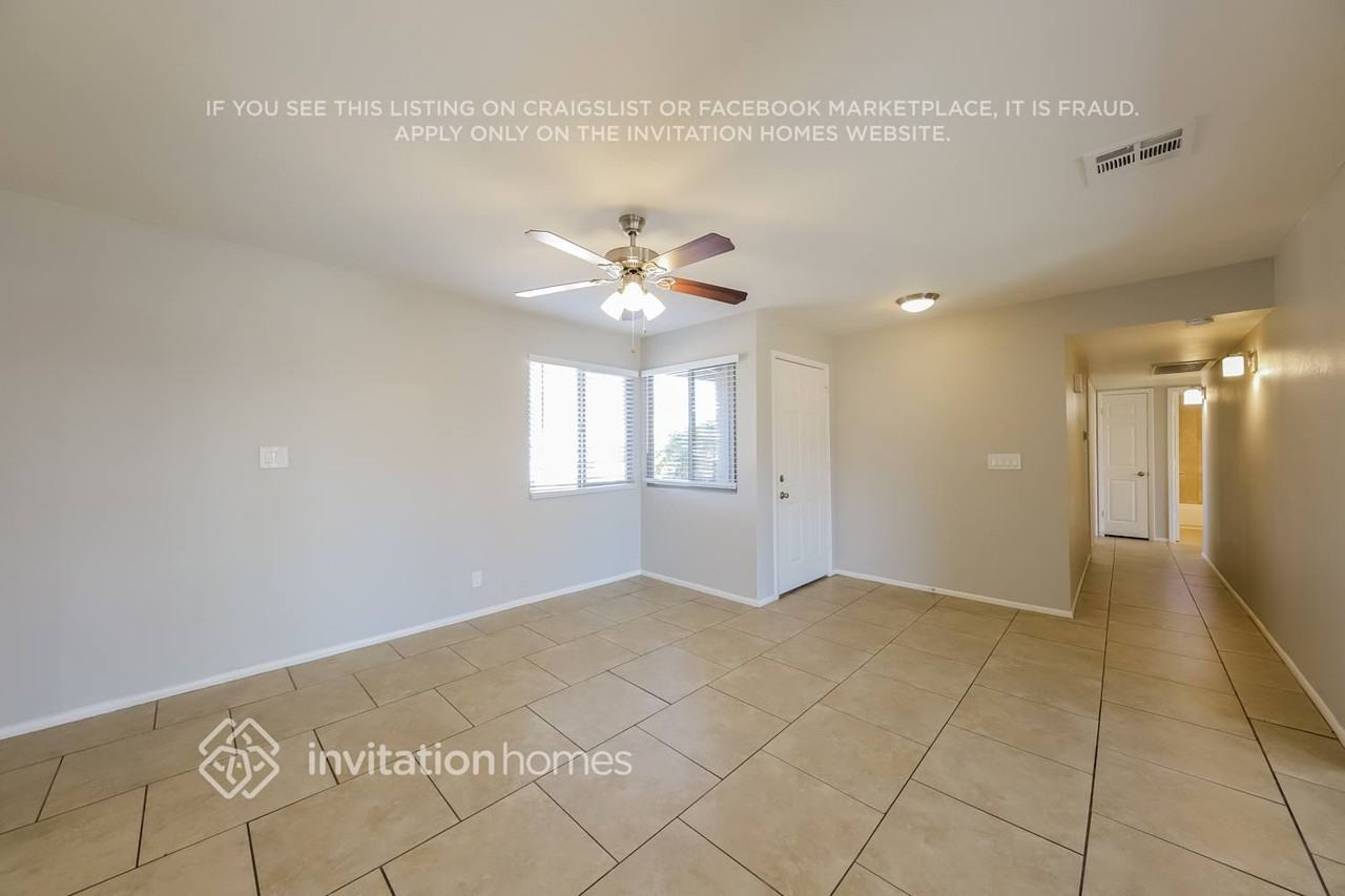 9709 N 57th Ave - Photo 2 of 15