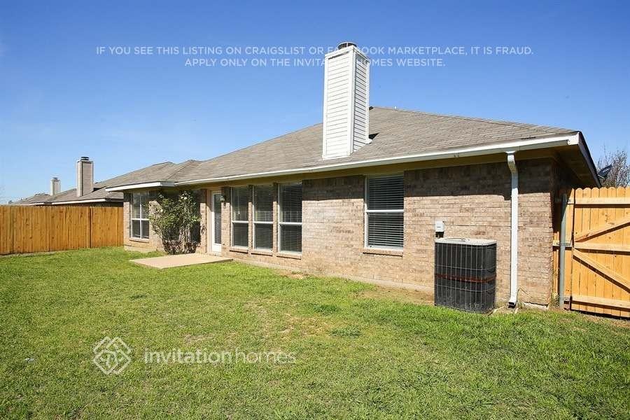 614 Saint Eric Dr - Photo 3 of 5