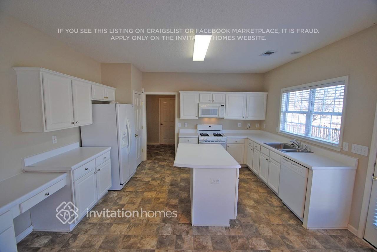 3649 Elmendorf Cv Nw - Photo 6 of 12