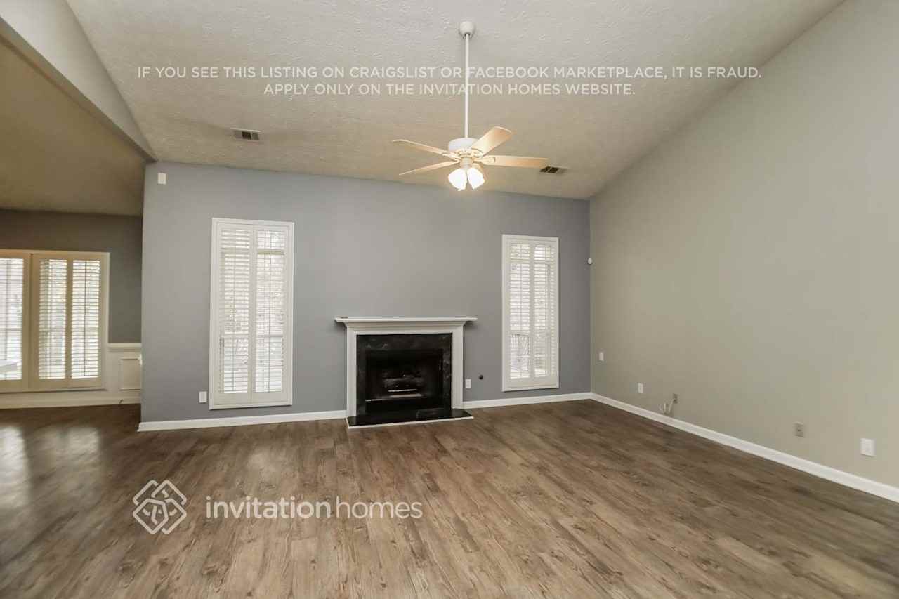 2094 Corsica Way Sw - Photo 2 of 19