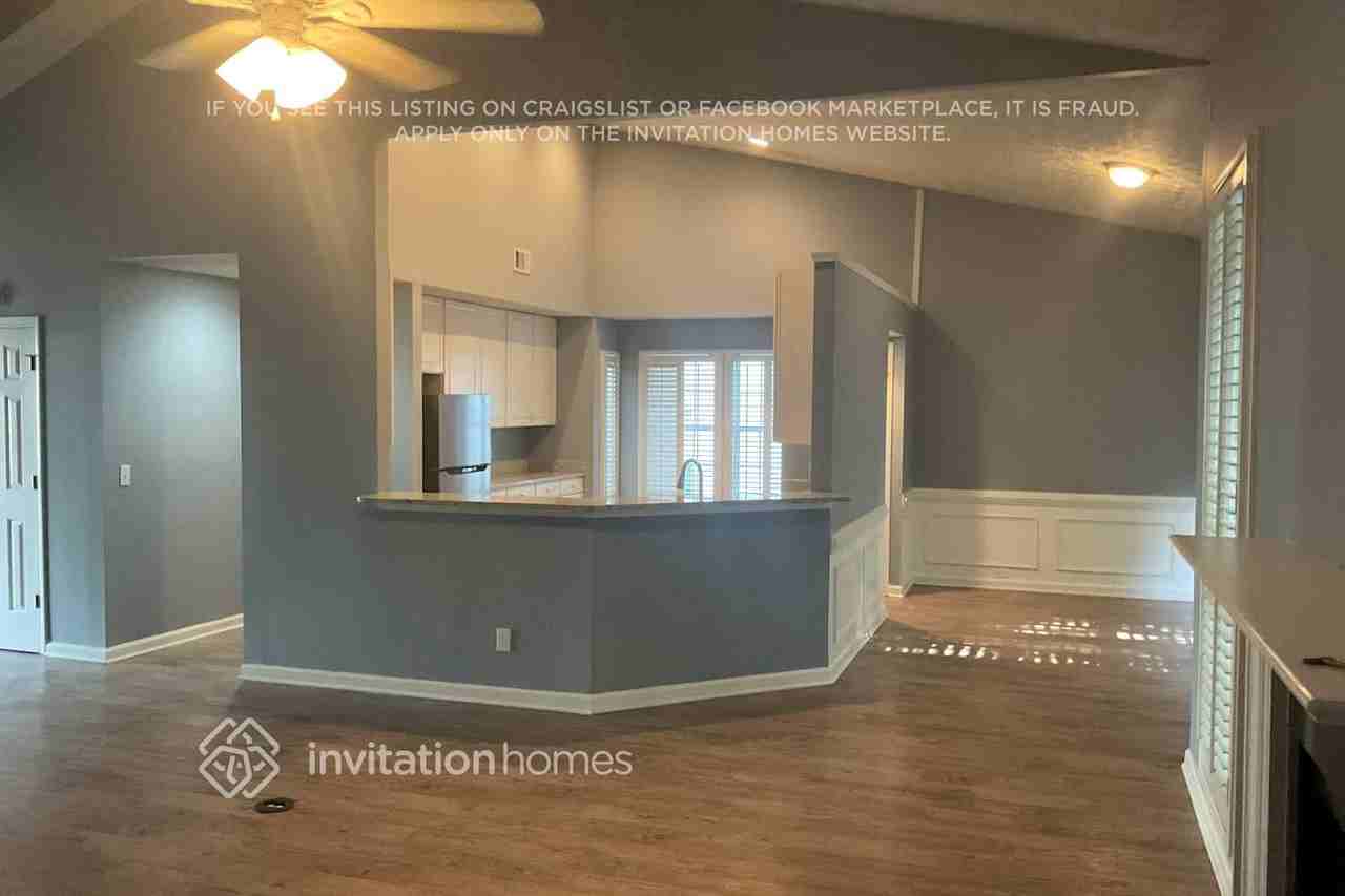 2094 Corsica Way Sw - Photo 4 of 19