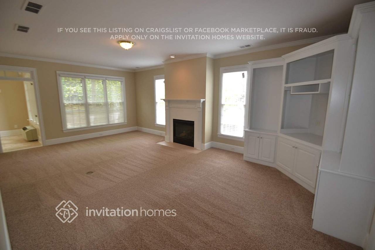 844 Biscayne Way - Photo 2 of 11