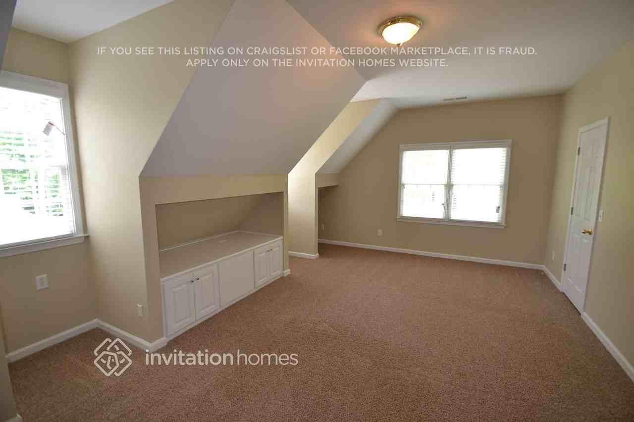 844 Biscayne Way - Photo 5 of 11