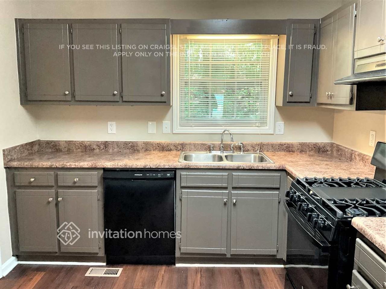 2182 Cedar Creek Ln - Photo 7 of 17