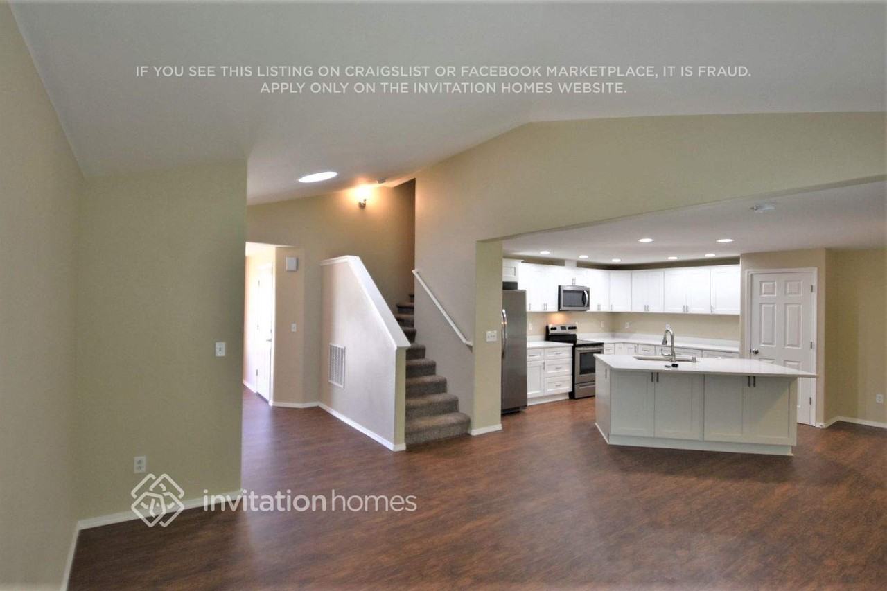 8416 160th Street Ct E - Photo 2 of 10