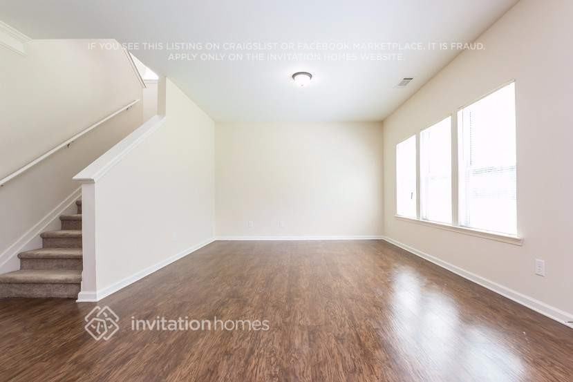 1562 Ewing Farm Dr - Photo 2 of 16