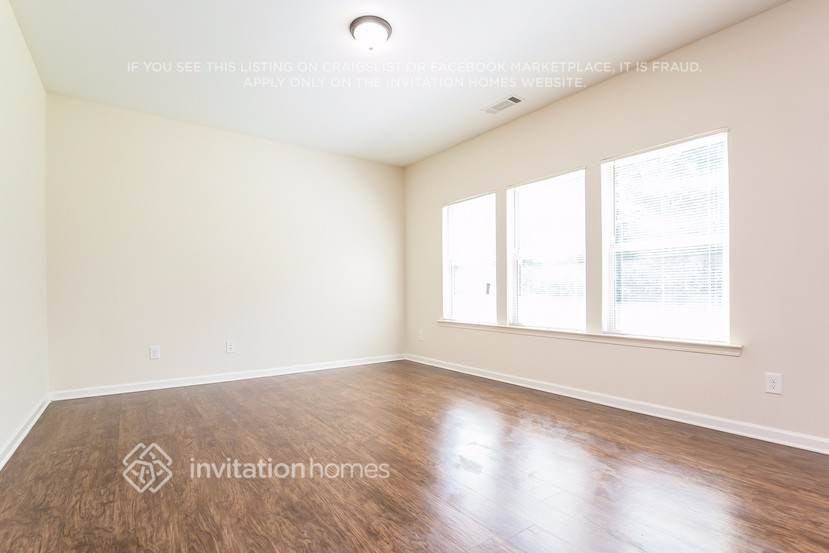 1562 Ewing Farm Dr - Photo 3 of 16