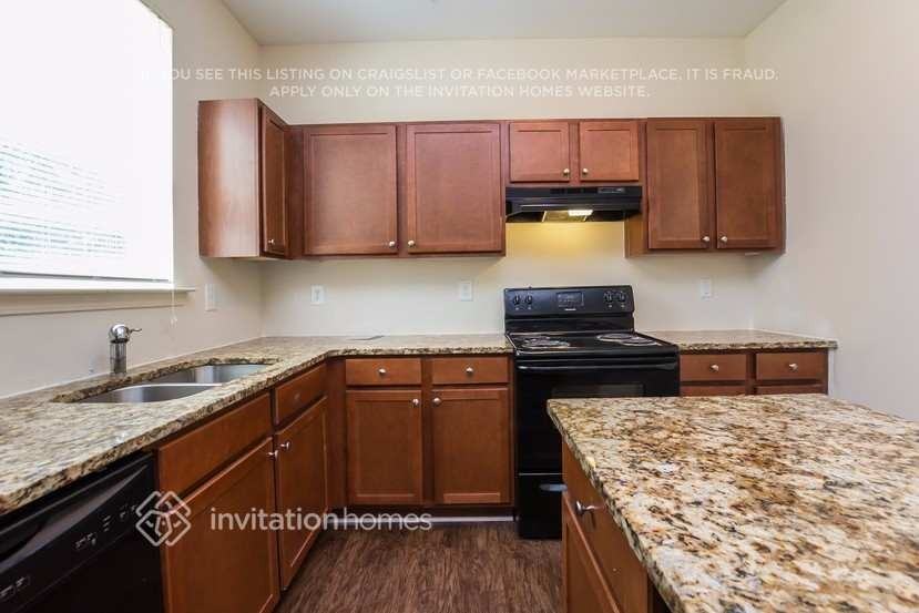 1562 Ewing Farm Dr - Photo 4 of 16