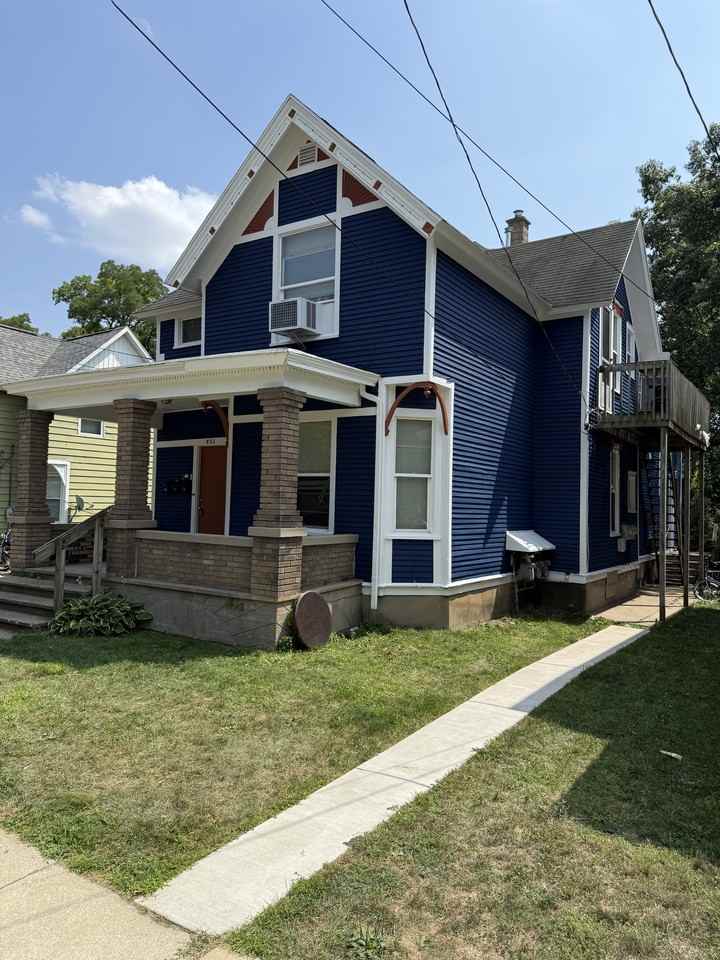 852 Sigsbee St Se #1 - Photo 2 of 12