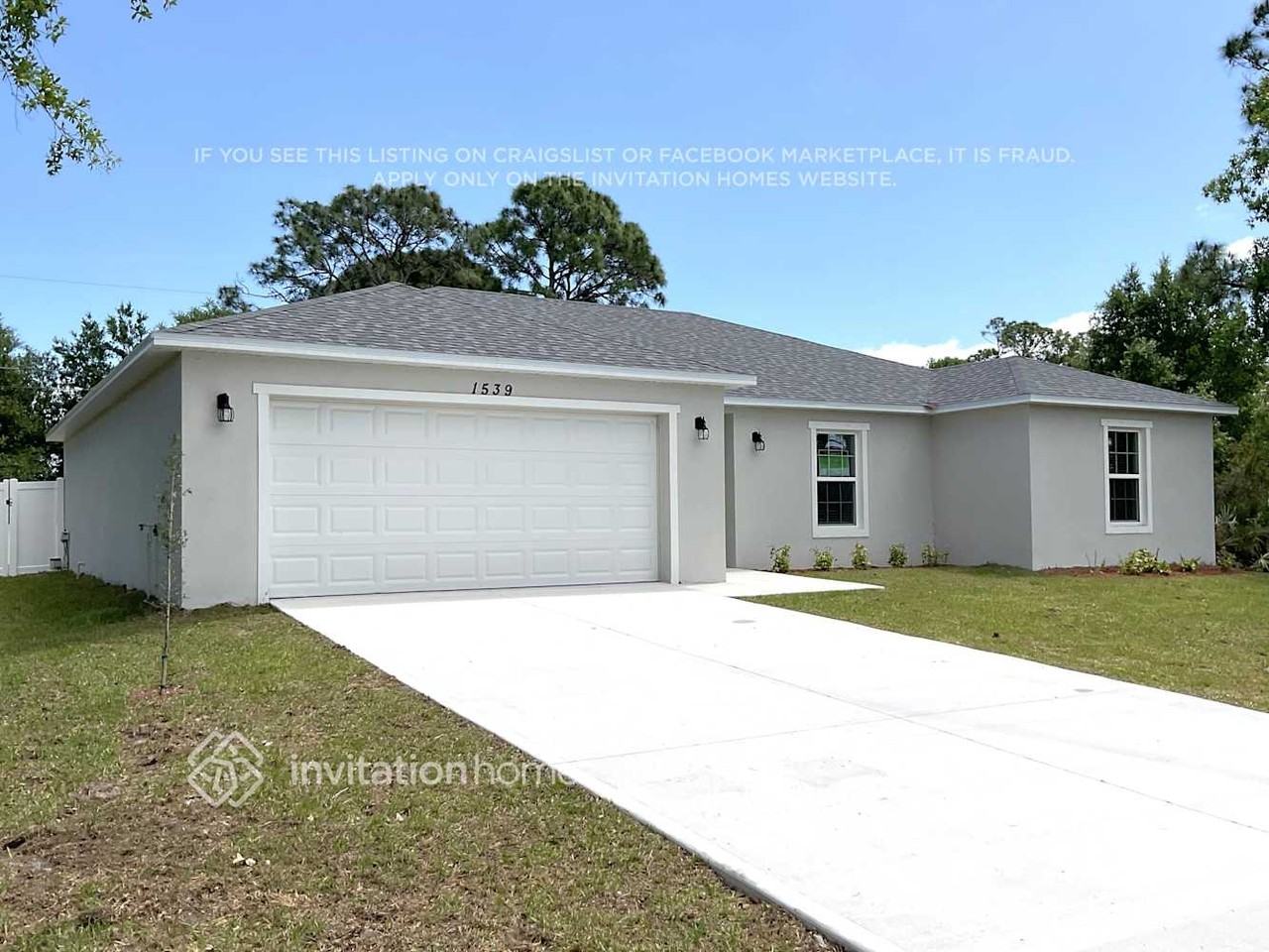 1539 Leeward Ave Se - Photo 2 of 15