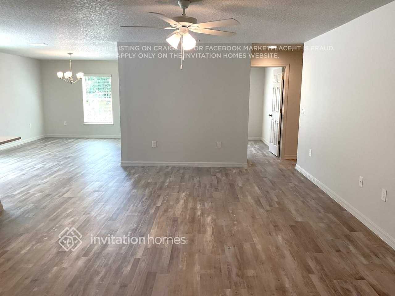 1539 Leeward Ave Se - Photo 3 of 15
