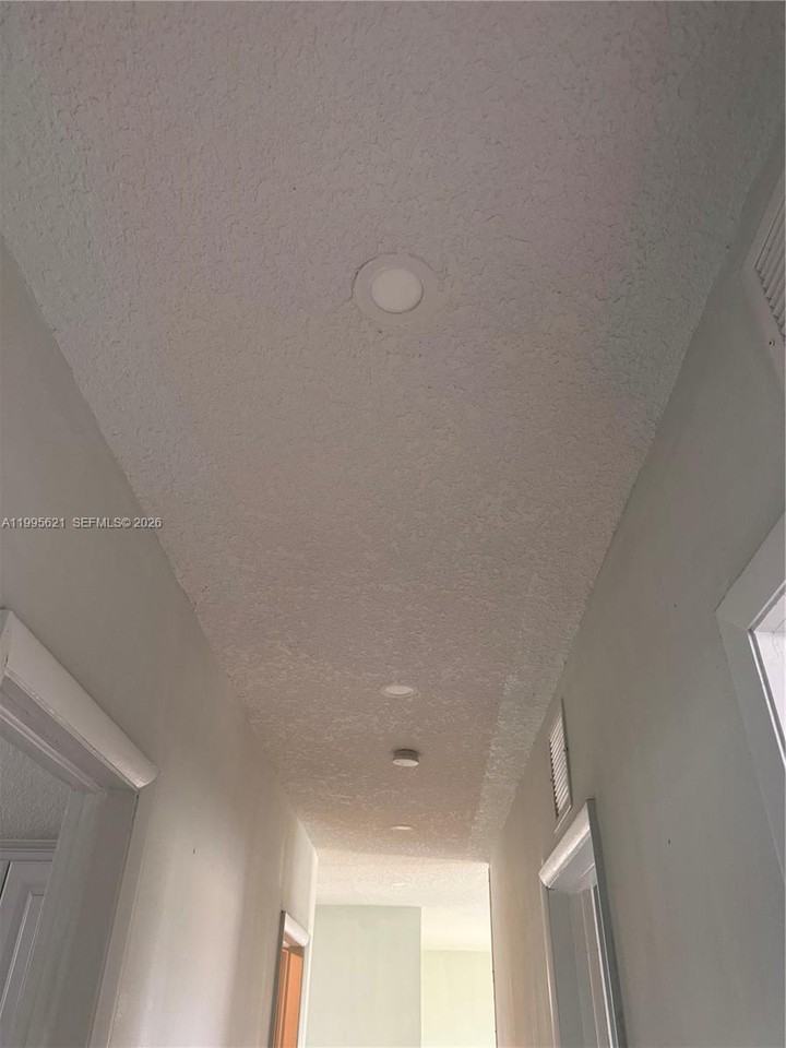 3830 Southwest 31st Street - Photo 2 of 9