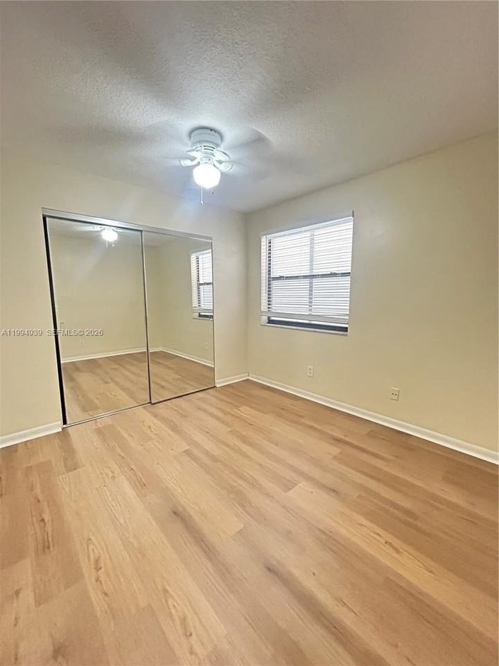 1660 Northwest 113th Way - Photo 6 of 23