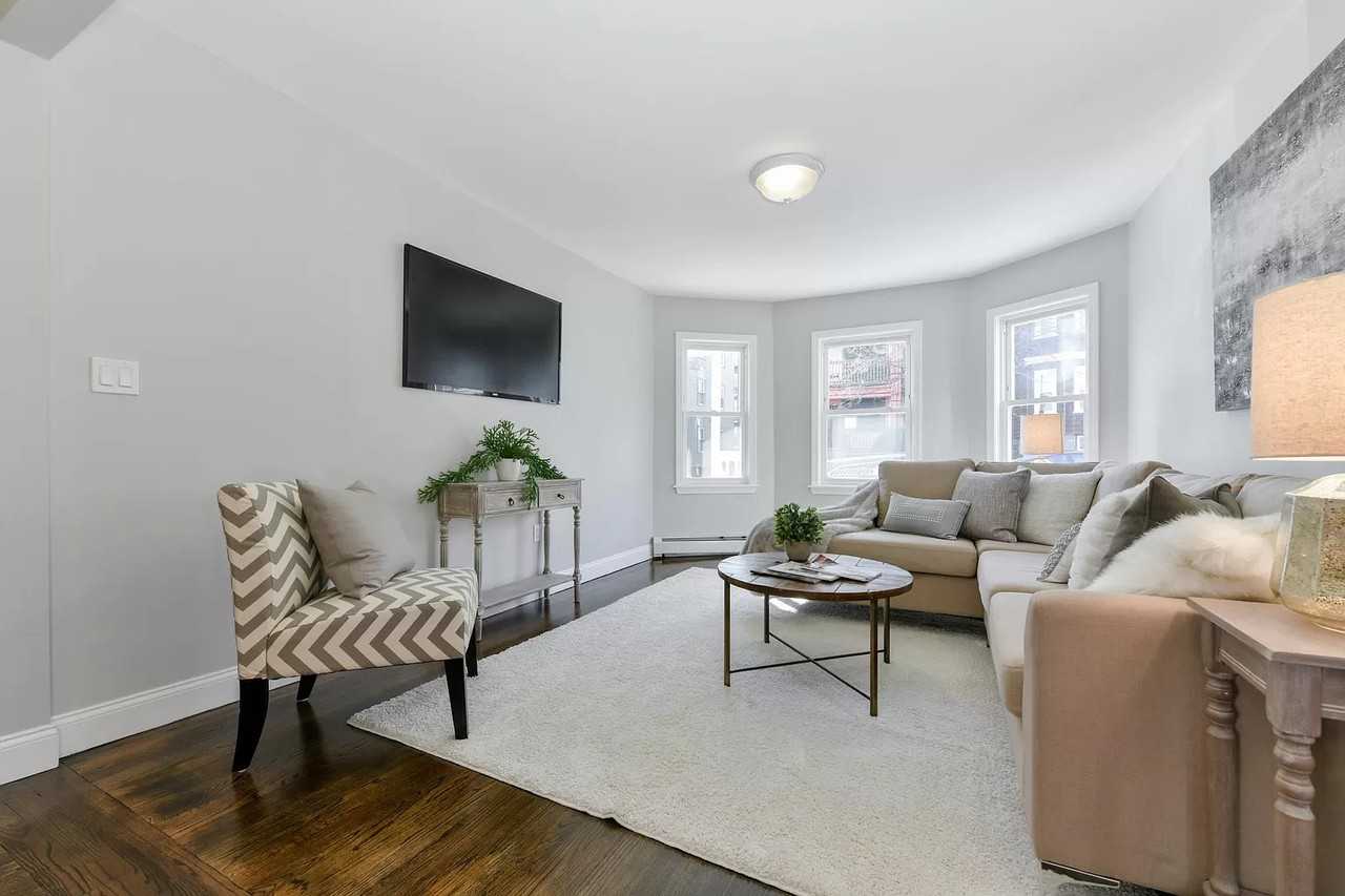 21 Rowell Street21 Rowell Street - 3 #3 - Photo 2 of 11