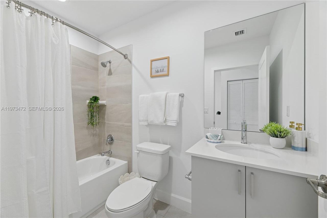 650 Northwest 30th Avenue #0601 - Photo 7 of 19