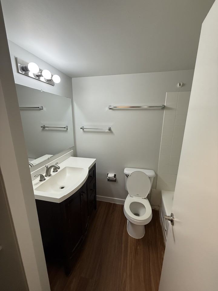 Pinecrest Manor LIMITED TIME: 1 MONTH FREE + FREE EARLY MOVE - Photo 7 of 44
