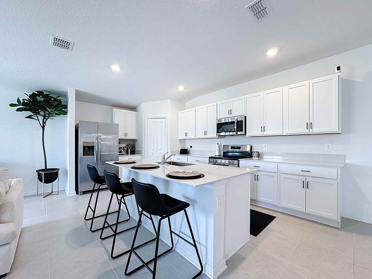 5023 Barnet Dr #1 - Photo 4 of 20