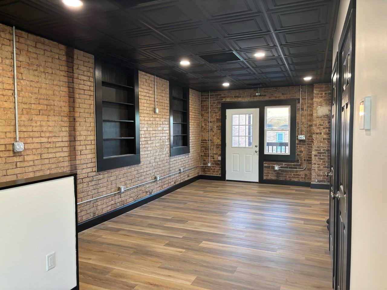 510 Commissioner St #7 - Photo 5 of 15