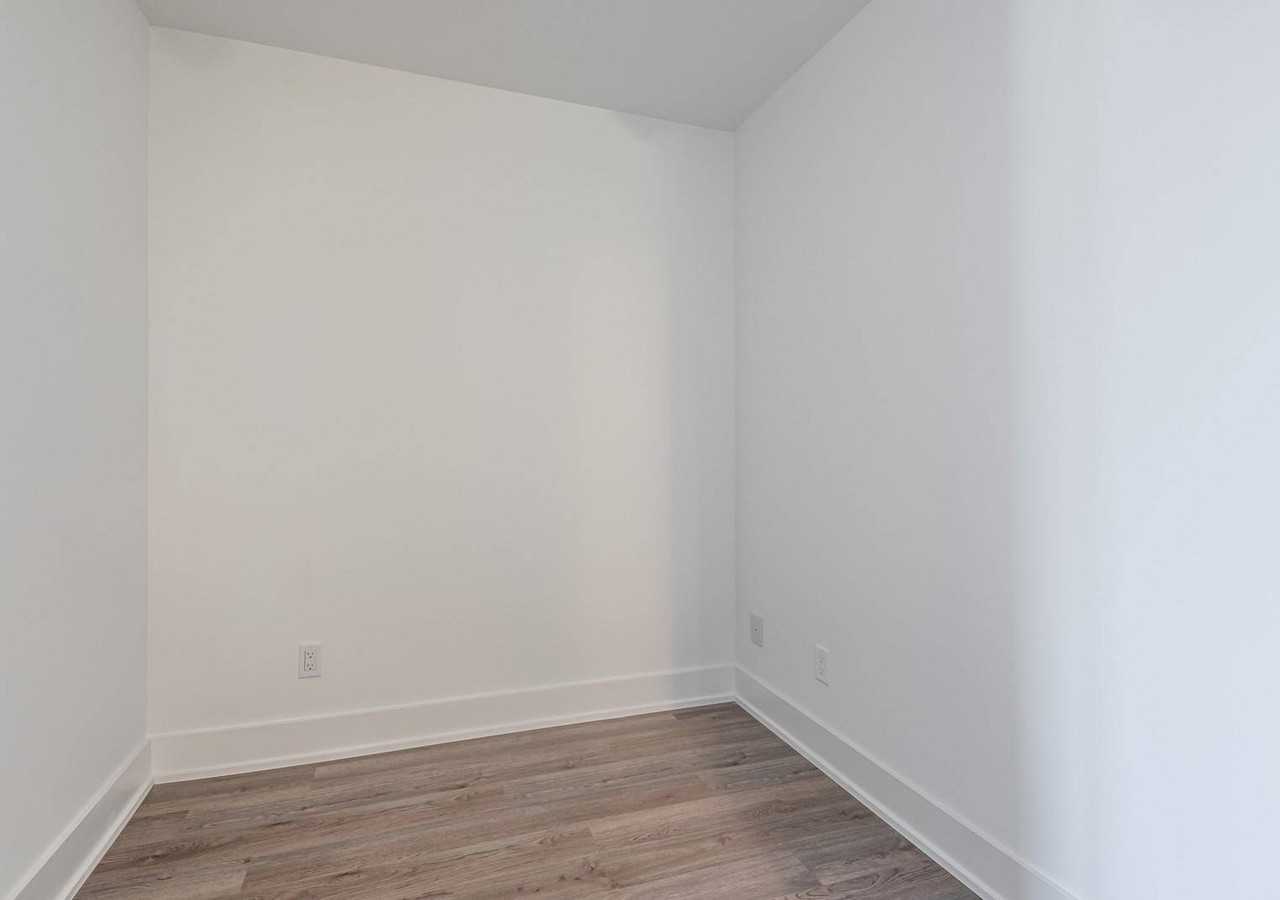 1 Apartment Condo #625 - Photo 4 of 23