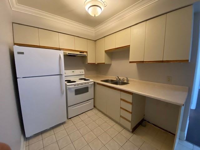 1275 Bentley Drive - Photo 3 of 10