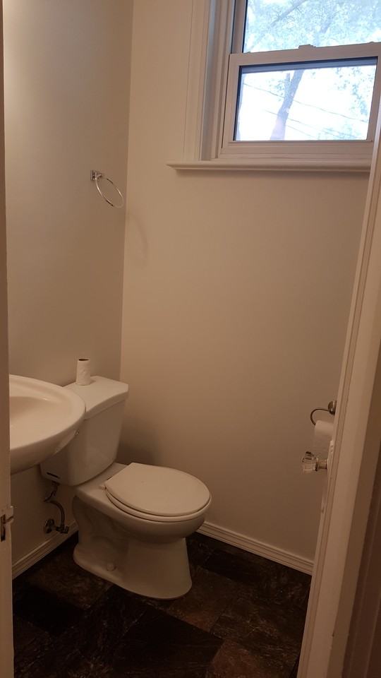 2 Bedroom + Den | 2 Bathroom | 324 Cumberland Ave N - Photo 2 of 41