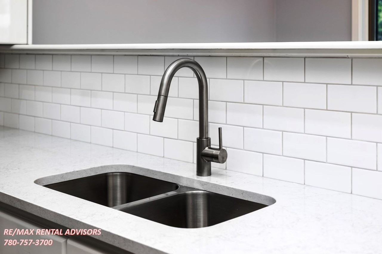 #401 11415 100 Avenue Northwest - Photo 4 of 20