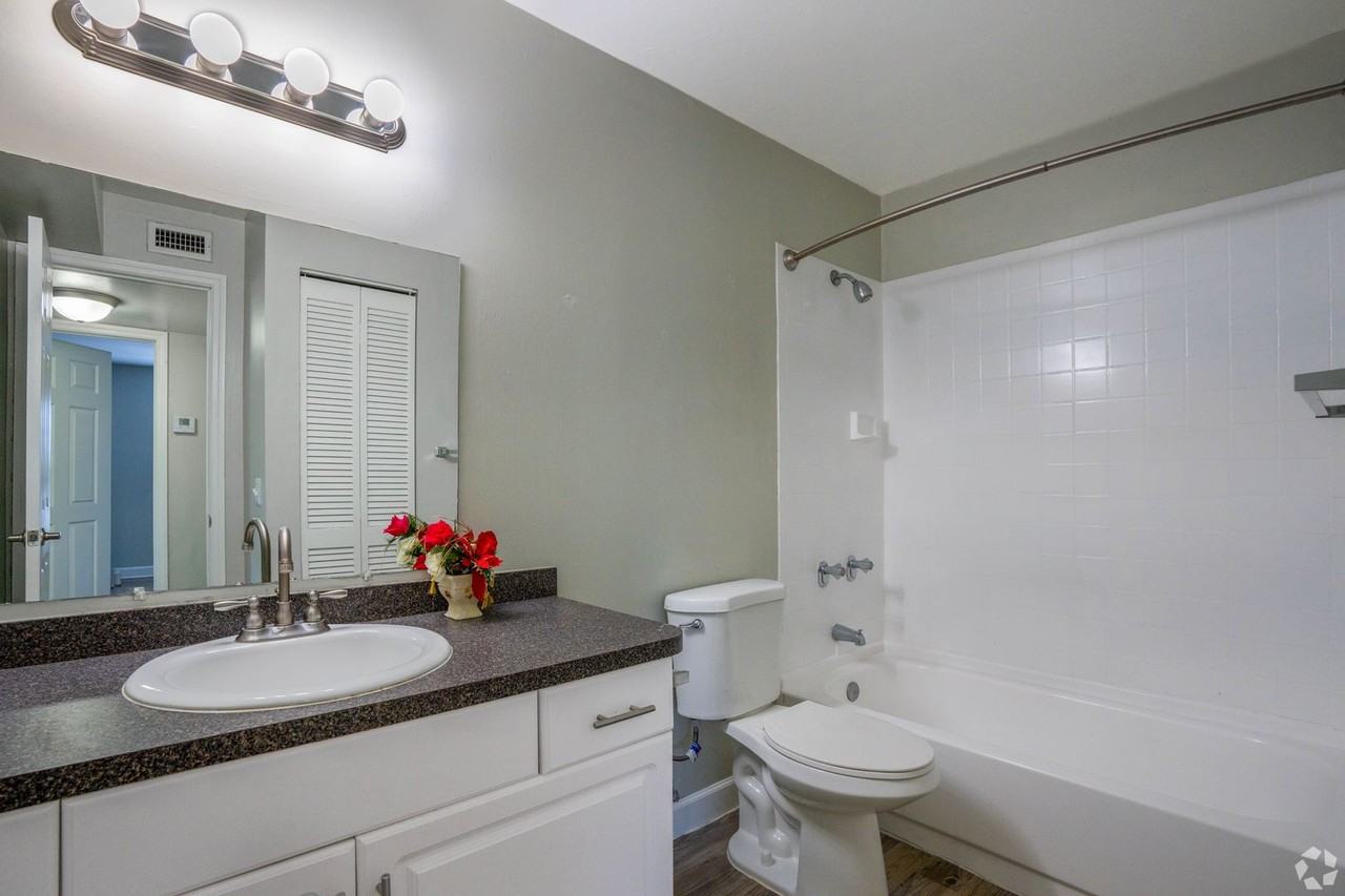 Seville Apartments. A Beautiful apartments is waiting for you to make it a Home. Great Specials Today! - Photo 5 of 23