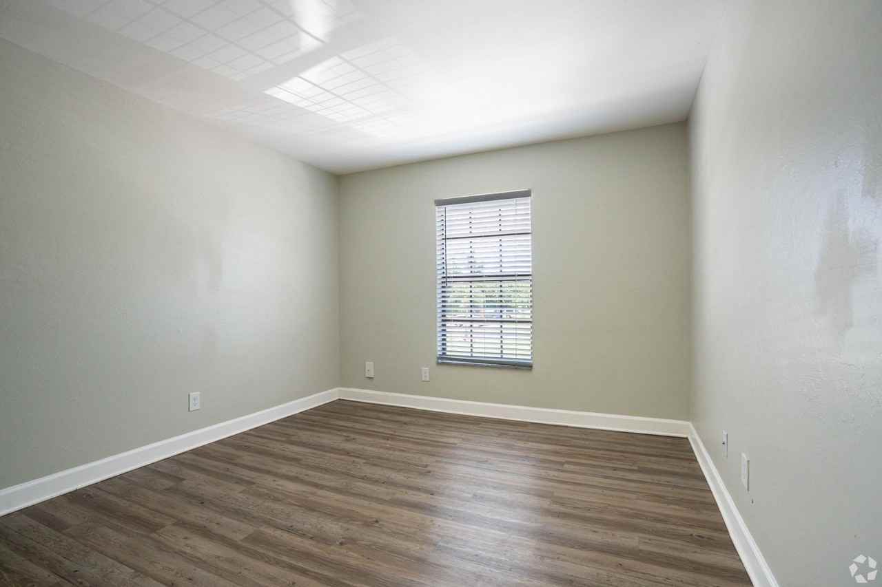 Seville Apartments. A Beautiful apartments is waiting for you to make it a Home. Great Specials Today! - Photo 7 of 23