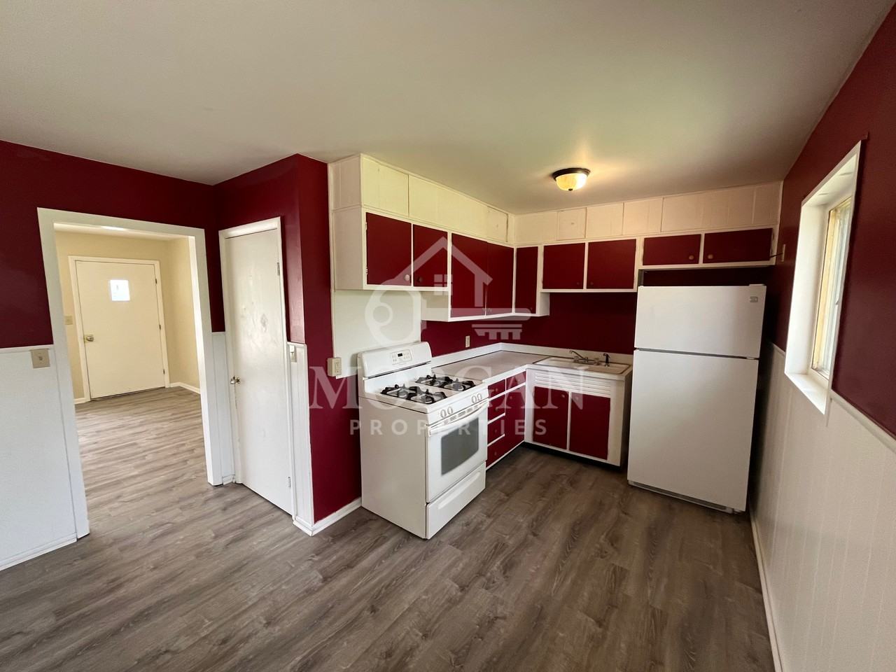 1923 Beverly Ct - Photo 4 of 8