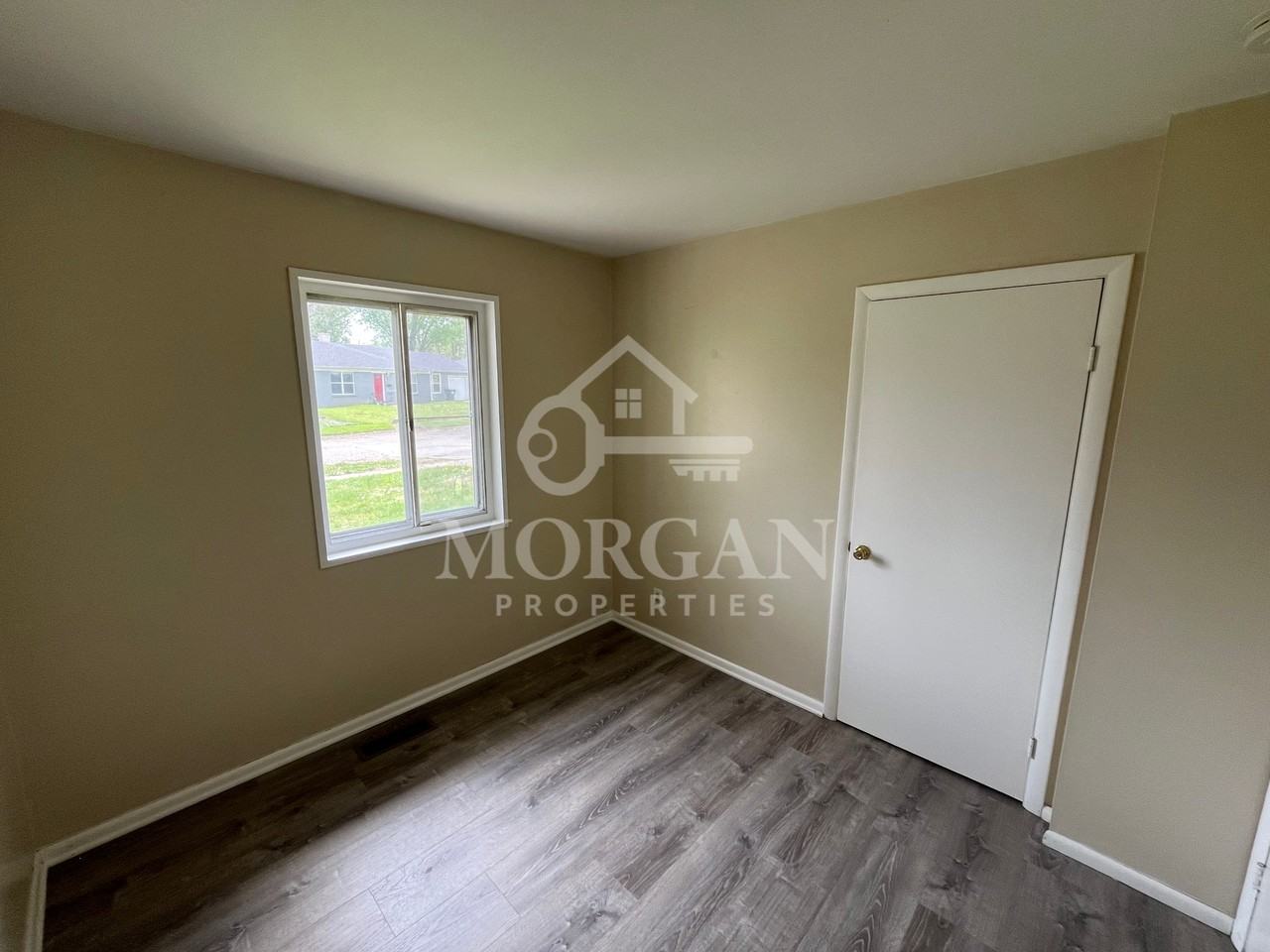 1923 Beverly Ct - Photo 6 of 8