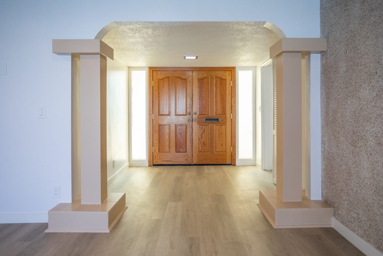 11801 Rexford Rd #1 - Photo 2 of 35