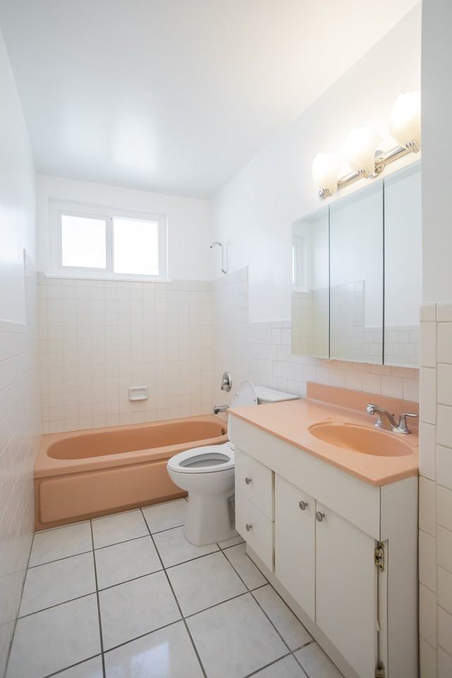 11801 Rexford Rd #1 - Photo 7 of 35