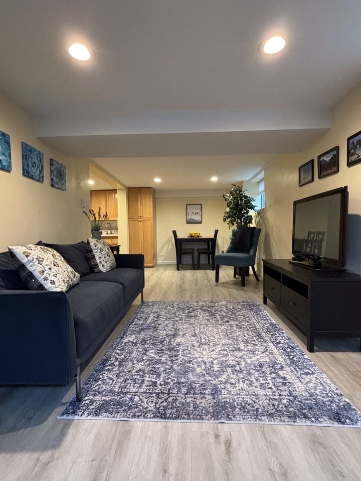 12716 8th Ave Nw #B - Photo 3 of 13