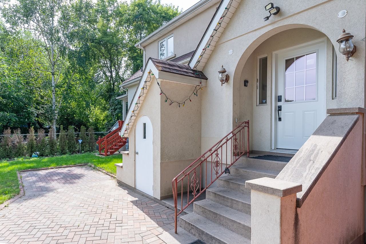 1345 St. James Ave - Photo 4 of 19