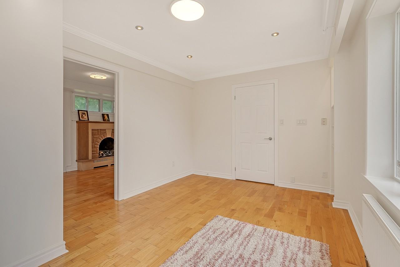 1345 St. James Ave - Photo 5 of 19